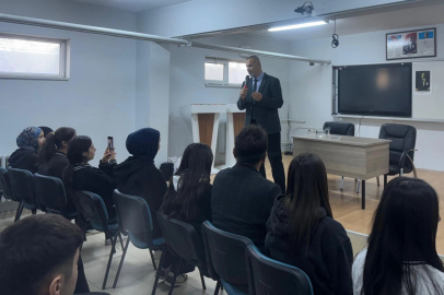 Cizre’de 'Başarıda Arkadaş Seçimi' konferansı