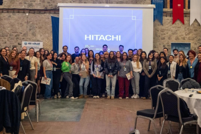 İzmir'de genç tasarımcılar doğadan ilhamla tasarladı