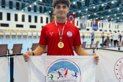 Kayseri Büyükşehir sporcusu Kutay Tek'in şampiyonluk gururu
