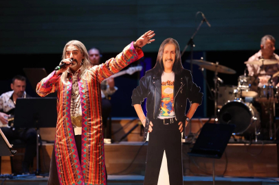 Barış Manço, İzmir'de şarkılarıyla anıldı