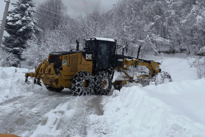 Sakarya'da karla mücadelede yoğun mesai