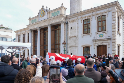 Usta tiyatrocu Haldun Dormen son yolculuğuna alkışlarla uğurlandı