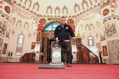 Bursa Osmangazi'de camiler Ramazan'a özenle hazırlandı