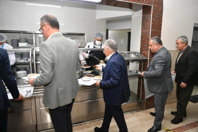 KASKİ personeline Başkan Büyükkılıç morali