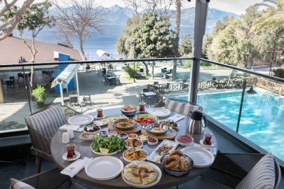 Antalya Muratpaşa'da sosyal tesisler bayramın ilk günü kapalı