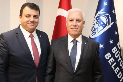 CHP’li Öztürk yoldan döndü, Büyükşehir önüne davet etti!