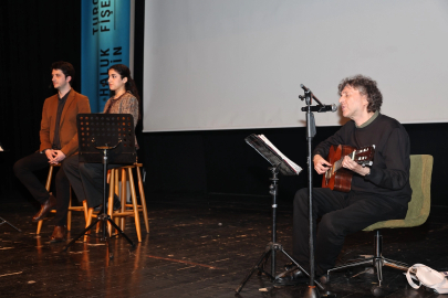 Bursa Nilüfer’de Ataol Behramoğlu ile şiir ve müzik dolu gece